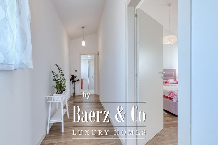 Image No.33-4 Bed Townhouse for sale