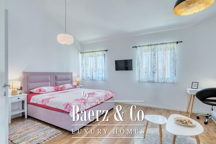 Image No.35-4 Bed Townhouse for sale