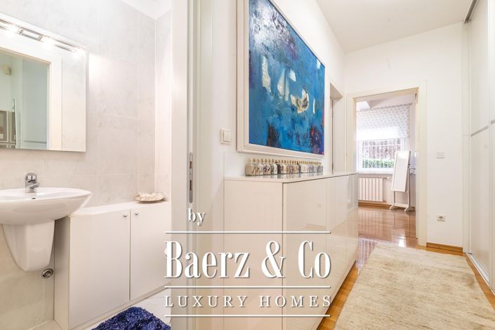 Image No.11-3 Bed Apartment for sale