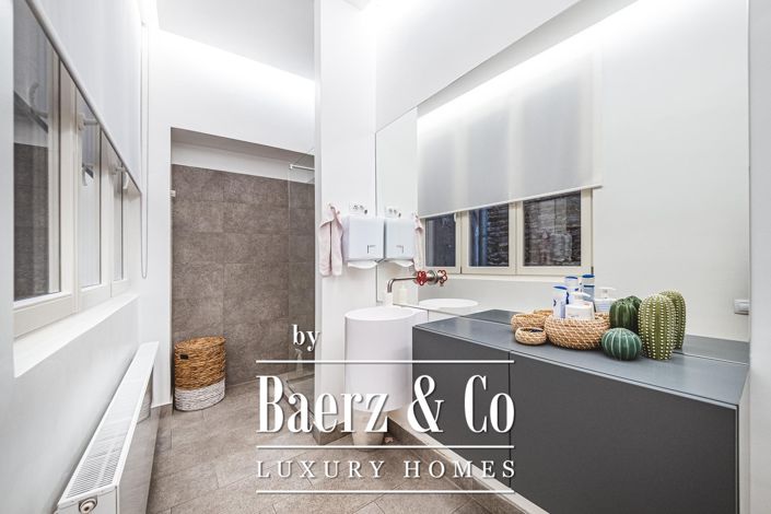 Image No.22-5 Bed Apartment for sale