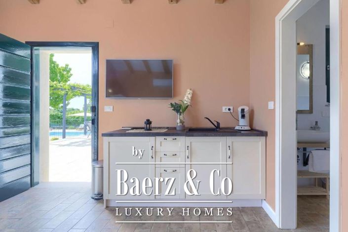 Image No.21-4 Bed Townhouse for sale