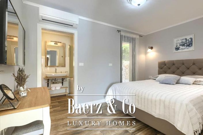 Image No.8-4 Bed Townhouse for sale