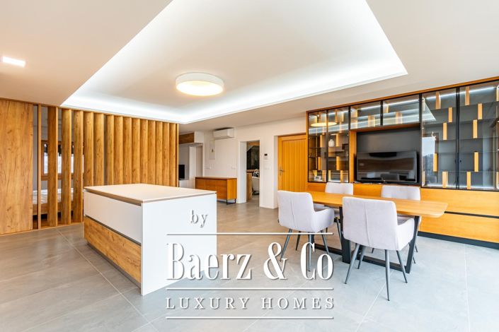 Image No.12-4 Bed Villa for sale