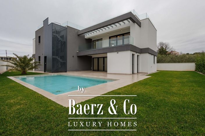 Image No.16-4 Bed Townhouse for sale