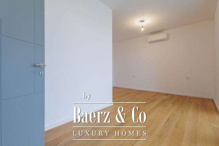 Image No.2-4 Bed Townhouse for sale