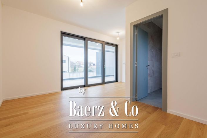 Image No.3-4 Bed Townhouse for sale