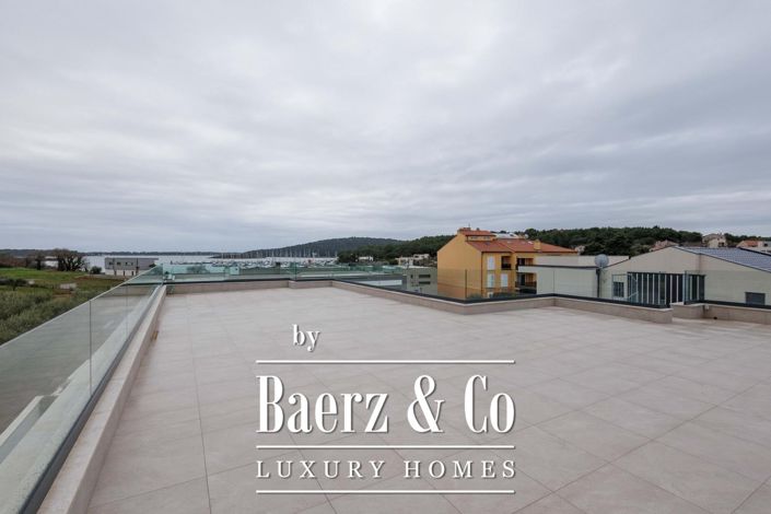 Image No.30-4 Bed Townhouse for sale