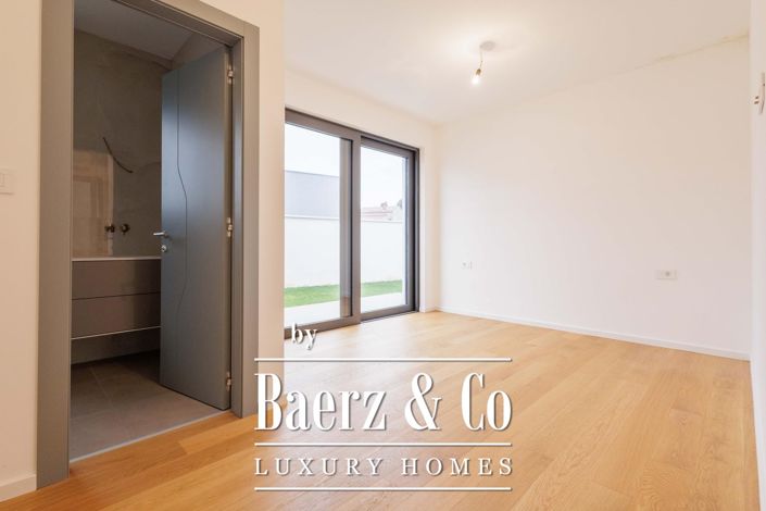 Image No.33-4 Bed Townhouse for sale