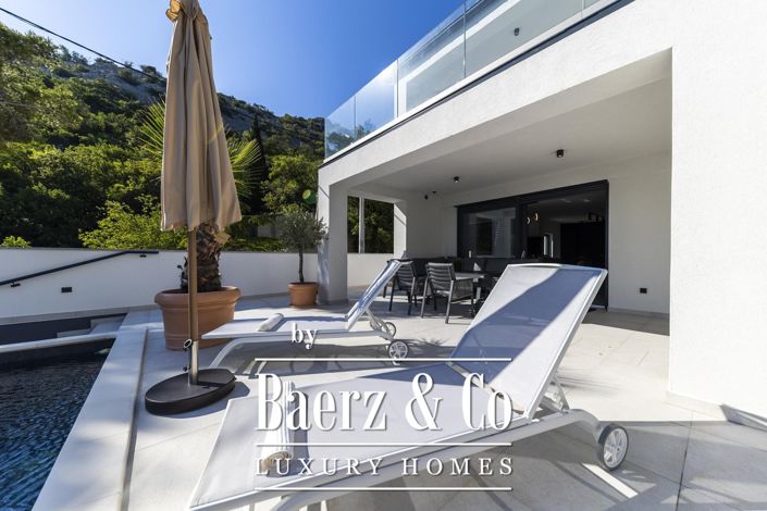 Image No.5-Villa de 6 chambres à vendre à Karlobag