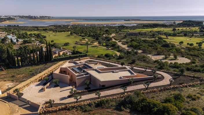 Image No.2-4 Bed Villa for sale