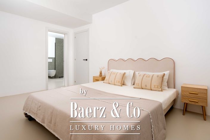 Image No.10-4 Bed Villa for sale