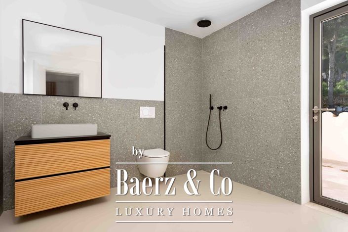 Image No.8-4 Bed Villa for sale