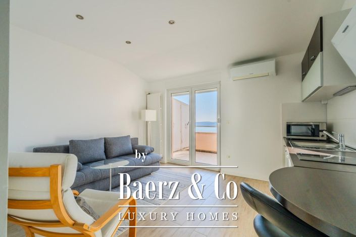 Image No.16-10 Bed Townhouse for sale