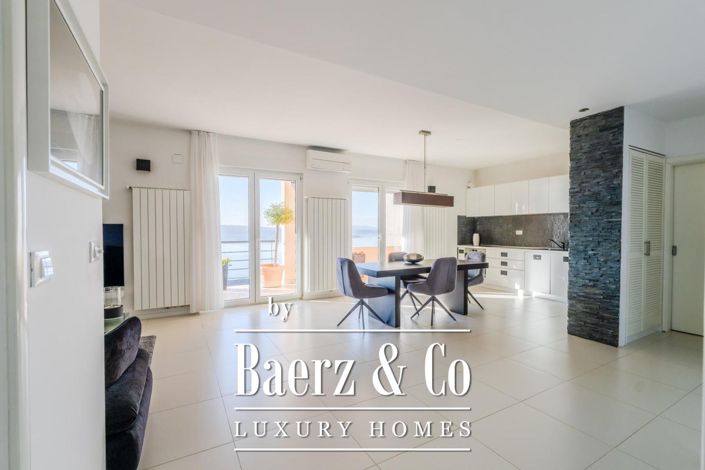 Image No.19-10 Bed Townhouse for sale