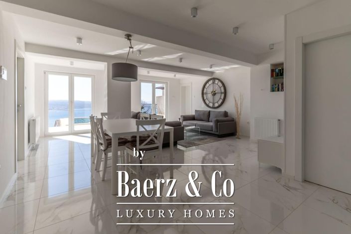 Image No.2-10 Bed Townhouse for sale