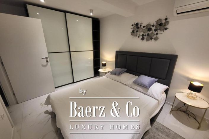 Image No.3-10 Bed Townhouse for sale