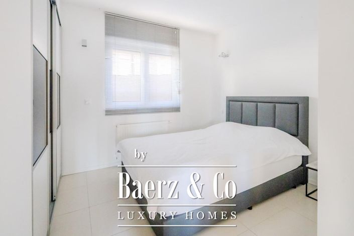 Image No.8-10 Bed Townhouse for sale