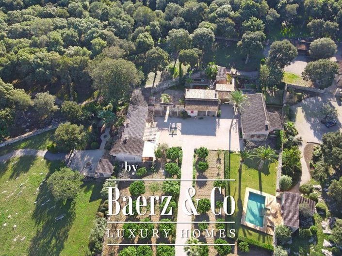 Image No.3-5 Bed Property for sale