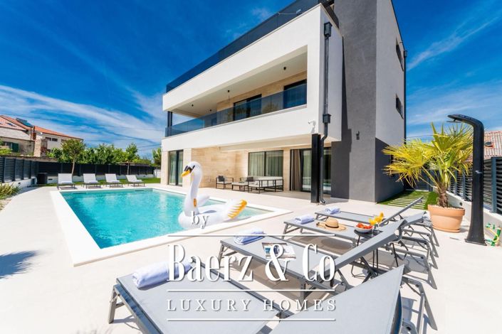 Image No.29-4 Bed Villa for sale