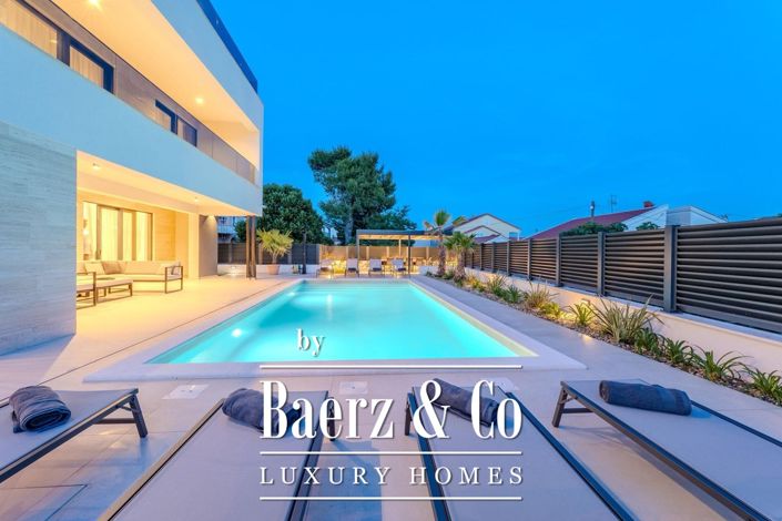 Image No.35-4 Bed Villa for sale