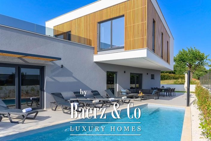 Image No.15-3 Bed Townhouse for sale