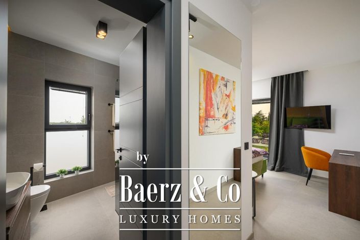 Image No.22-3 Bed Townhouse for sale