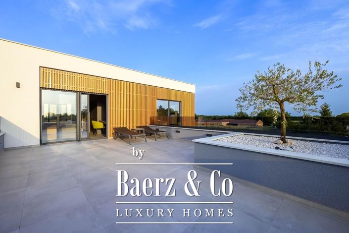 Image No.27-3 Bed Townhouse for sale