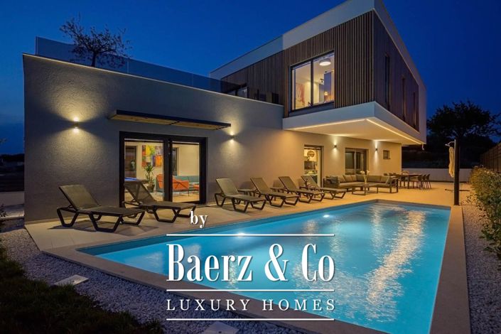 Image No.29-3 Bed Townhouse for sale