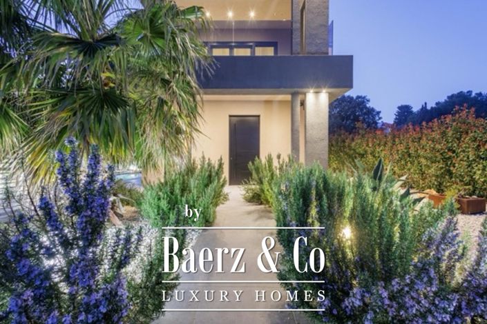 Image No.10-3 Bed Townhouse for sale