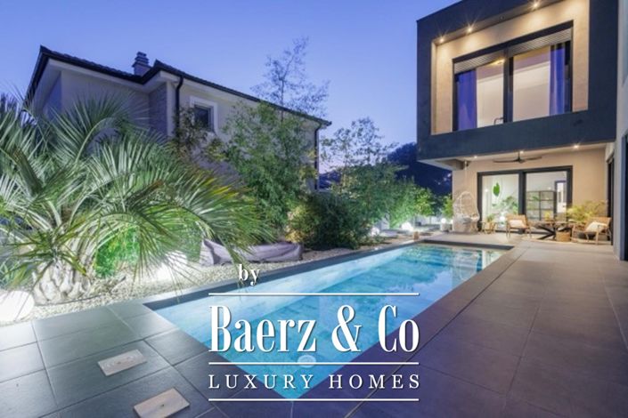 Image No.11-3 Bed Townhouse for sale