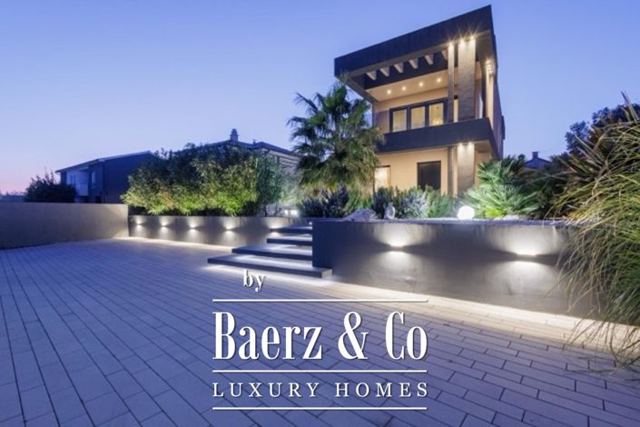 Image No.12-3 Bed Townhouse for sale