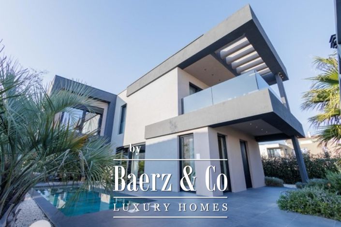 Image No.14-3 Bed Townhouse for sale