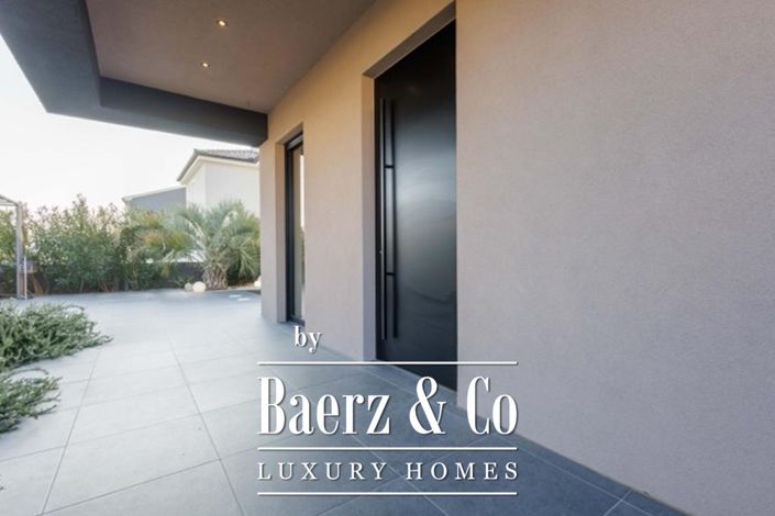 Image No.20-3 Bed Townhouse for sale