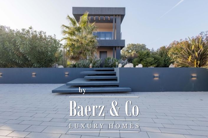 Image No.23-3 Bed Townhouse for sale