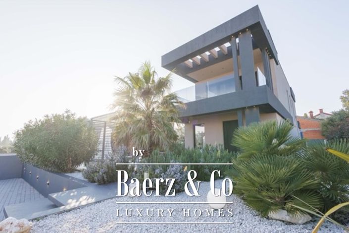 Image No.25-3 Bed Townhouse for sale