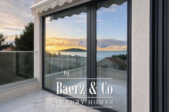 Image No.16-4 Bed Townhouse for sale