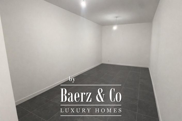 Image No.19-4 Bed Townhouse for sale