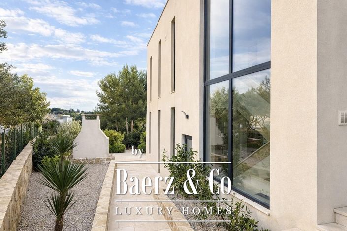 Image No.2-4 Bed Townhouse for sale