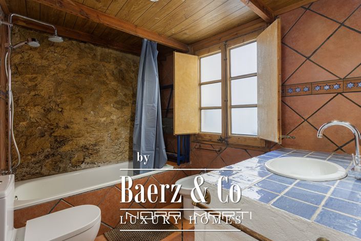 Image No.22-4 Bed House for sale