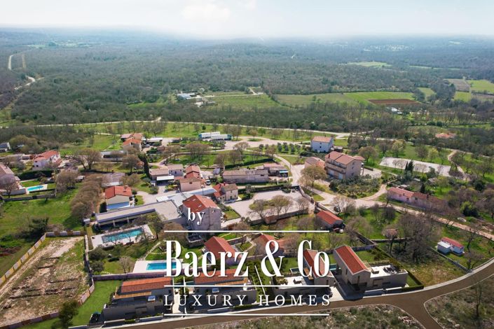 Image No.2-4 Bed Villa for sale