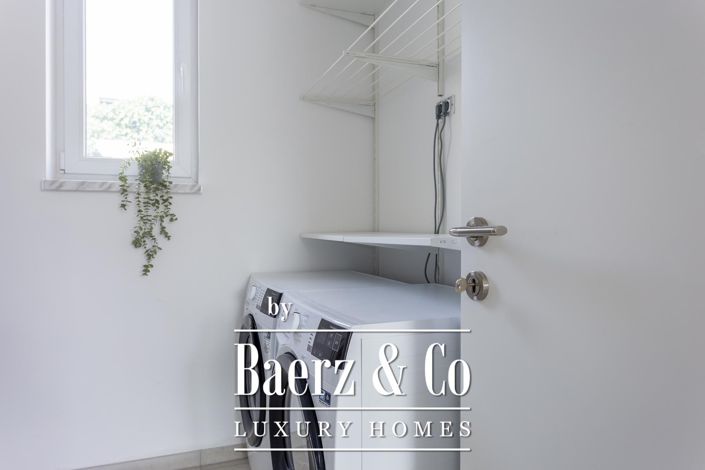 Image No.14-4 Bed Townhouse for sale