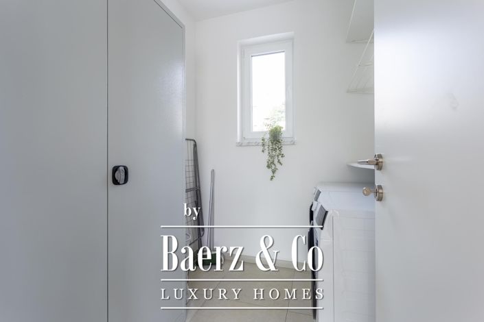 Image No.15-4 Bed Townhouse for sale