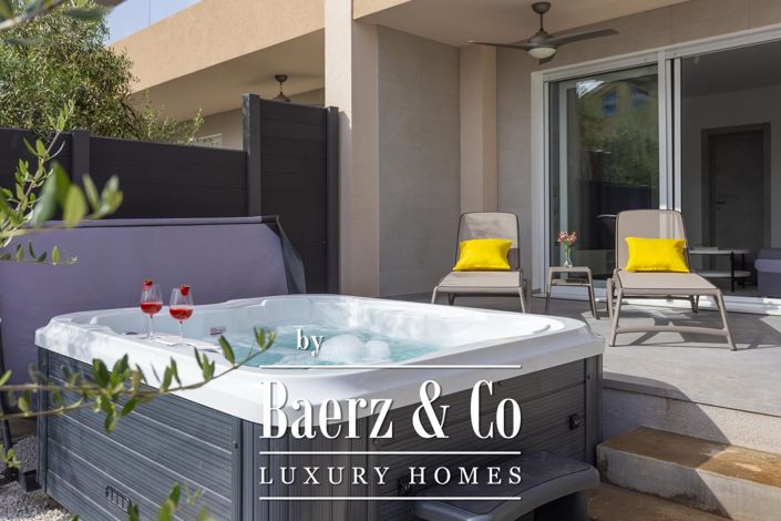 Image No.18-4 Bed Townhouse for sale