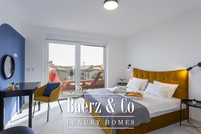 Image No.20-4 Bed Townhouse for sale