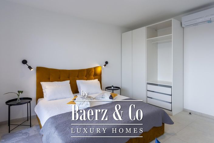 Image No.21-4 Bed Townhouse for sale