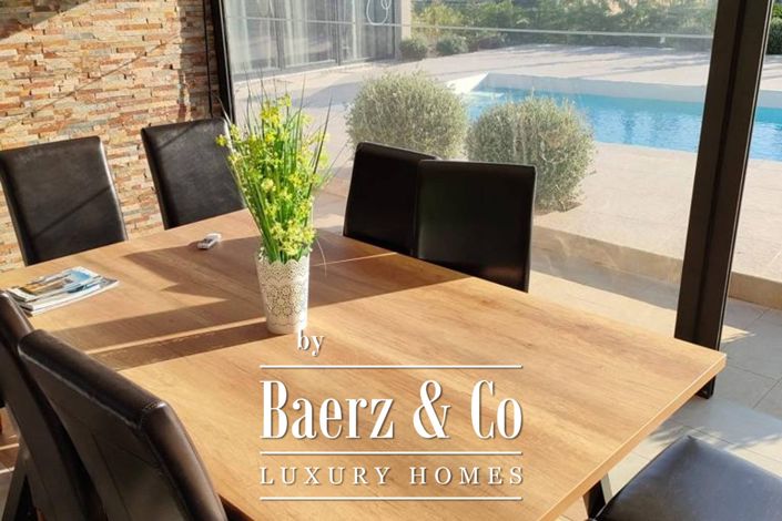 Image No.13-6 Bed Townhouse for sale