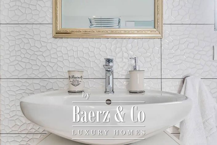 Image No.27-6 Bed Townhouse for sale