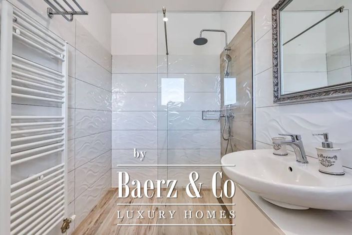 Image No.29-6 Bed Townhouse for sale