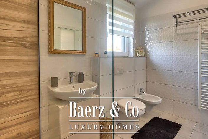 Image No.35-6 Bed Townhouse for sale