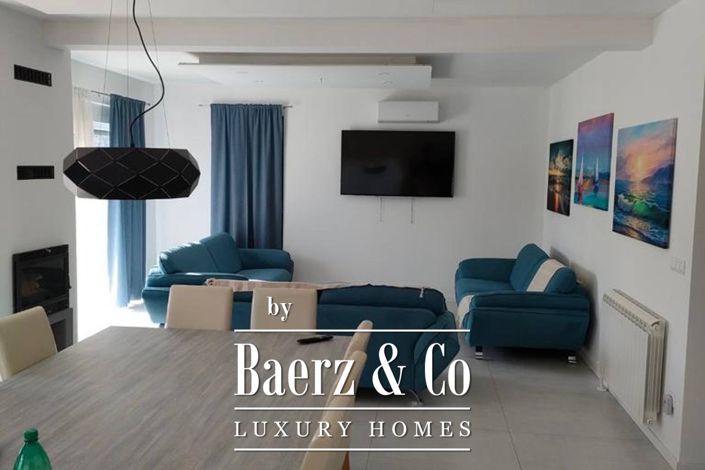 Image No.8-6 Bed Townhouse for sale